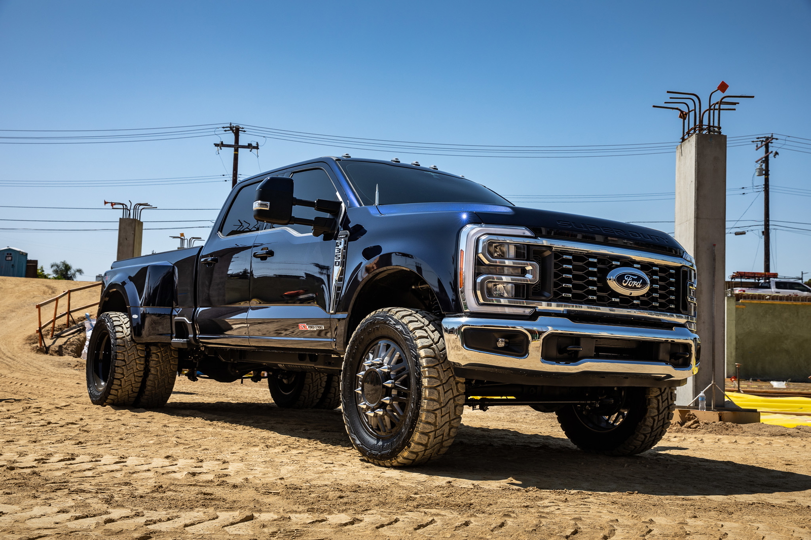 ICON 2023 Ford F-250/F-350 Super Duty 4WD Gas, 2.5" Lift, Stage 4 Suspension System