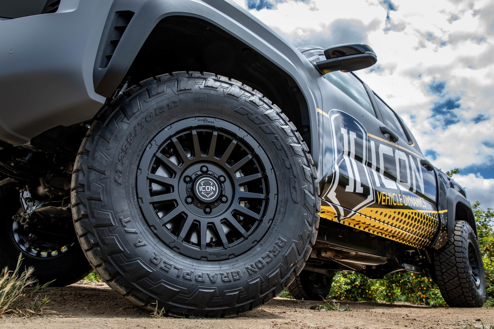 ICON Alloys Recon Pro, Satin Black, 18 x 9 / 6 x 5.5, 40mm Offset, 6.6" BS